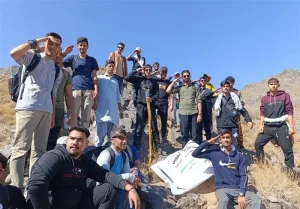 صعود موفق دانشجویان کرمانی و سیستانی به قله هزار