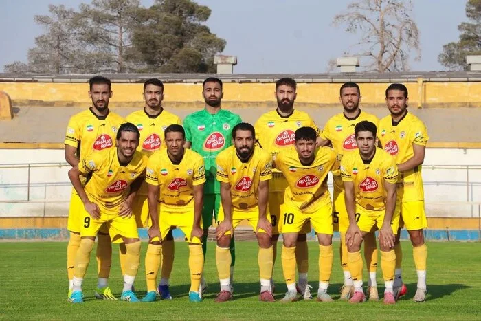 ورزشگاه پارس شیراز محل برگزاری بازی فجر و مس