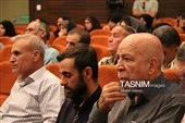 امضای یادبود کتاب خرمانخورده در کرمان امضای یادبود کتاب خرمانخورده در کرمان