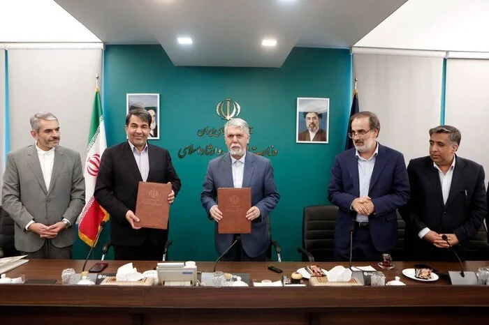امضای تفاهمنامه برگزاری هجدهمین دوره جشنواره موسیقی نواحی در کرمان امضای تفاهمنامه برگزاری هجدهمین دوره جشنواره موسیقی نواحی در کرمان