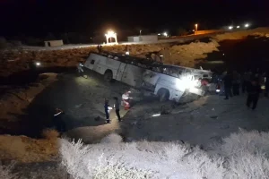 واژگونی اتوبوس کارگران معدن