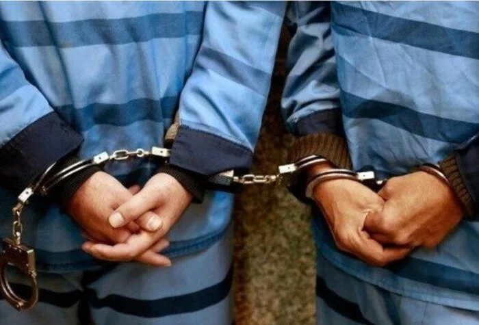 دستگیری متهمان پرونده قتل خیابان مطهری زرند توسط کارآگاهان پلیس آگاهی دستگیری متهمان پرونده قتل خیابان مطهری زرند توسط کارآگاهان پلیس آگاهی
