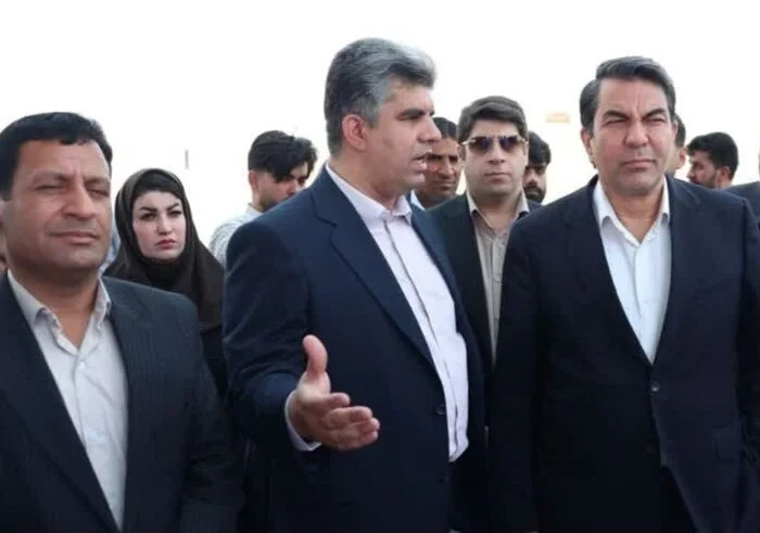 بازدید مسئولان از پروژه احداث ایست بازرسی ورودی کرمان در محور ریگان بازدید مسئولان از پروژه احداث ایست بازرسی ورودی کرمان در محور ریگان