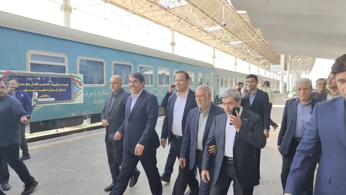 فضای داخلی و کوپه های لوکس سالن زمرد قطار پنج ستاره کرمان مشهد
