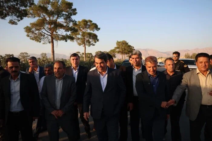 بازدید استاندار کرمان از روند تکمیل محور رفسنجان و نوق بازدید استاندار کرمان از روند تکمیل محور رفسنجان و نوق