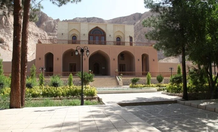 عمارت تاریخی و محوطه باغ بیرم‌آباد کرمان در دوران صفویه