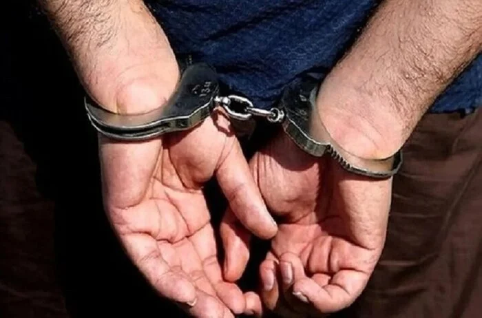 کشف سلاح و دستگیری عامل تیراندازی در جیرفت کشف سلاح و دستگیری عامل تیراندازی در جیرفت