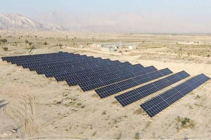 افتتاح پروژه نیروگاه خورشیدی در استان کرمان افتتاح پروژه نیروگاه خورشیدی در استان کرمان