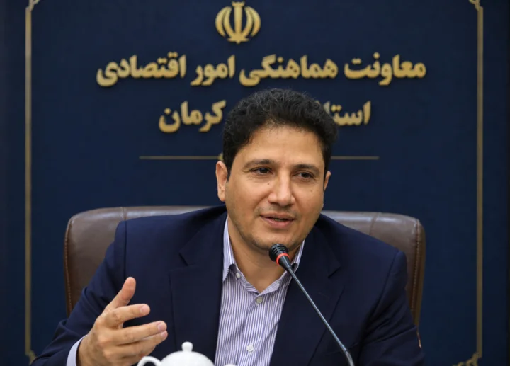 معاون اقتصادی استاندار کرمان در نشست حمایت از تولید و معادن معاون اقتصادی استاندار کرمان در نشست حمایت از تولید و معادن