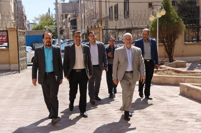 بازدید مسئولان فرهنگی از کتابخانه امام رضا ع کرمان بازدید مسئولان فرهنگی از کتابخانه امام رضا ع کرمان