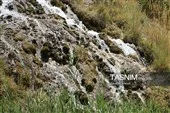 زاویه نزدیک از ریزش آبشار فیض‌آباد راور