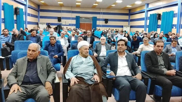 سخنان امام جمعه پیرامون نقش همگرایی نخبگان و احزاب در جیرفت سخنان امام جمعه پیرامون نقش همگرایی نخبگان و احزاب در جیرفت