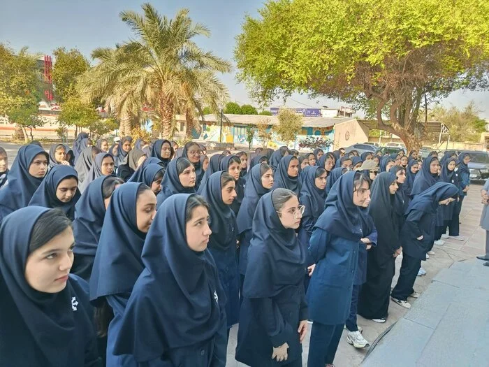 دانش‌آموزان جیرفتی در مراسم زنگ گردشگری در جیرفت