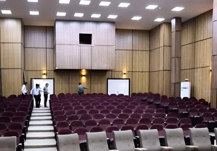 ساختمان مجتمع فرهنگی هنری قلعه گنج کرمان