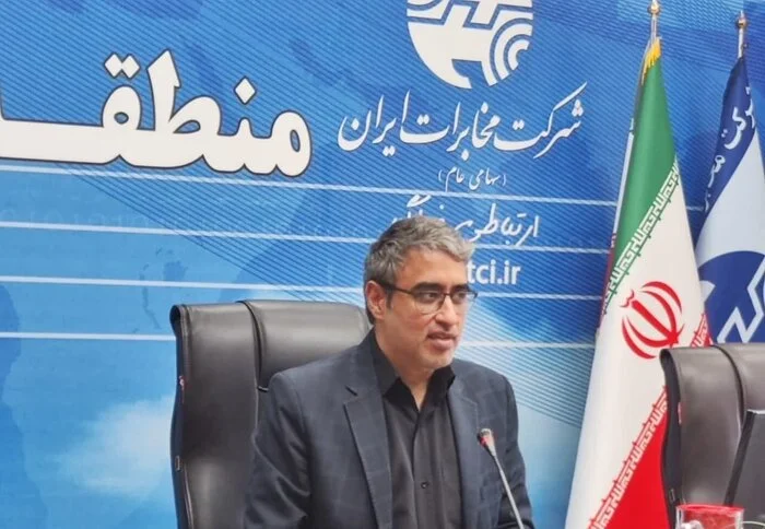 توزیع لوازم‌التحریر توسط مخابرات کرمان میان دانش‌آموزان نیازمند شهداد در راستای مسئولیت اجتماعی