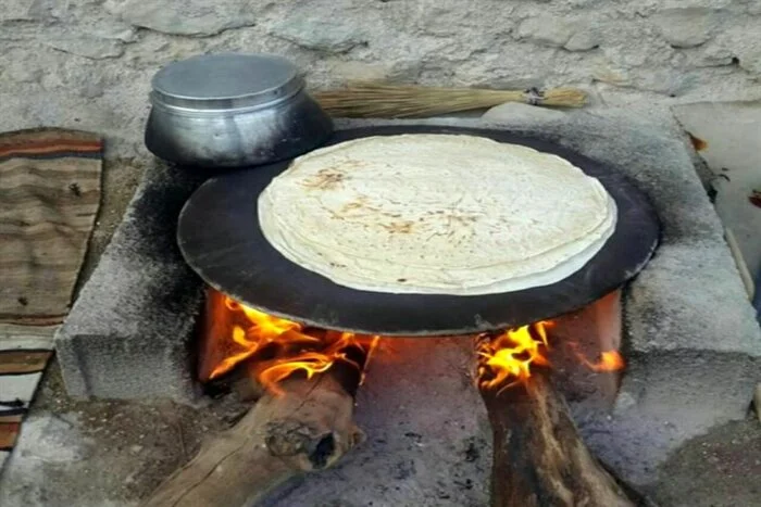 توزیع کیسه‌های آرد یارانه‌ای در مناطق محروم و عشایری