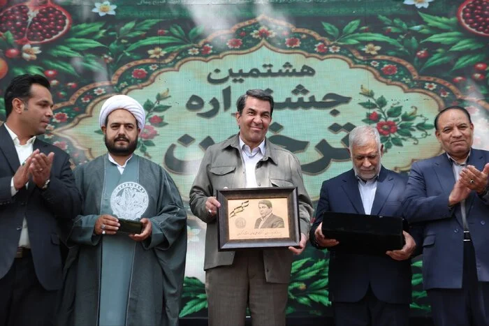 سخنرانی استاندار کرمان در جشنواره ترخون گلباف پیرامون ارتقا به شهرستان