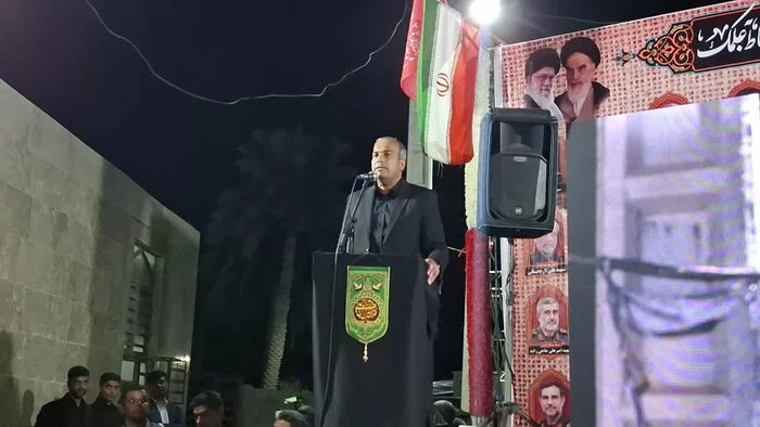 مراسم یادواره شهید احمد روشان در شهر عنبرآباد کرمان مراسم یادواره شهید احمد روشان در شهر عنبرآباد کرمان