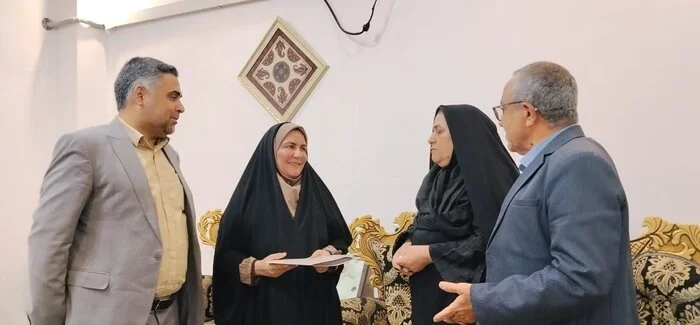 تجلیل از جایگاه اجتماعی خانوادههای ایثارگر در جیرفت تجلیل از جایگاه اجتماعی خانوادههای ایثارگر در جیرفت